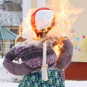 Сжигание чучела Масленицы