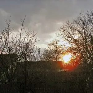 Апрельский закат на даче