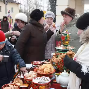 Чаепитие и обильный стол