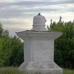 Зеленый опознавательный огонь н а входе в верхний канал шлюза №6 с водохранилища